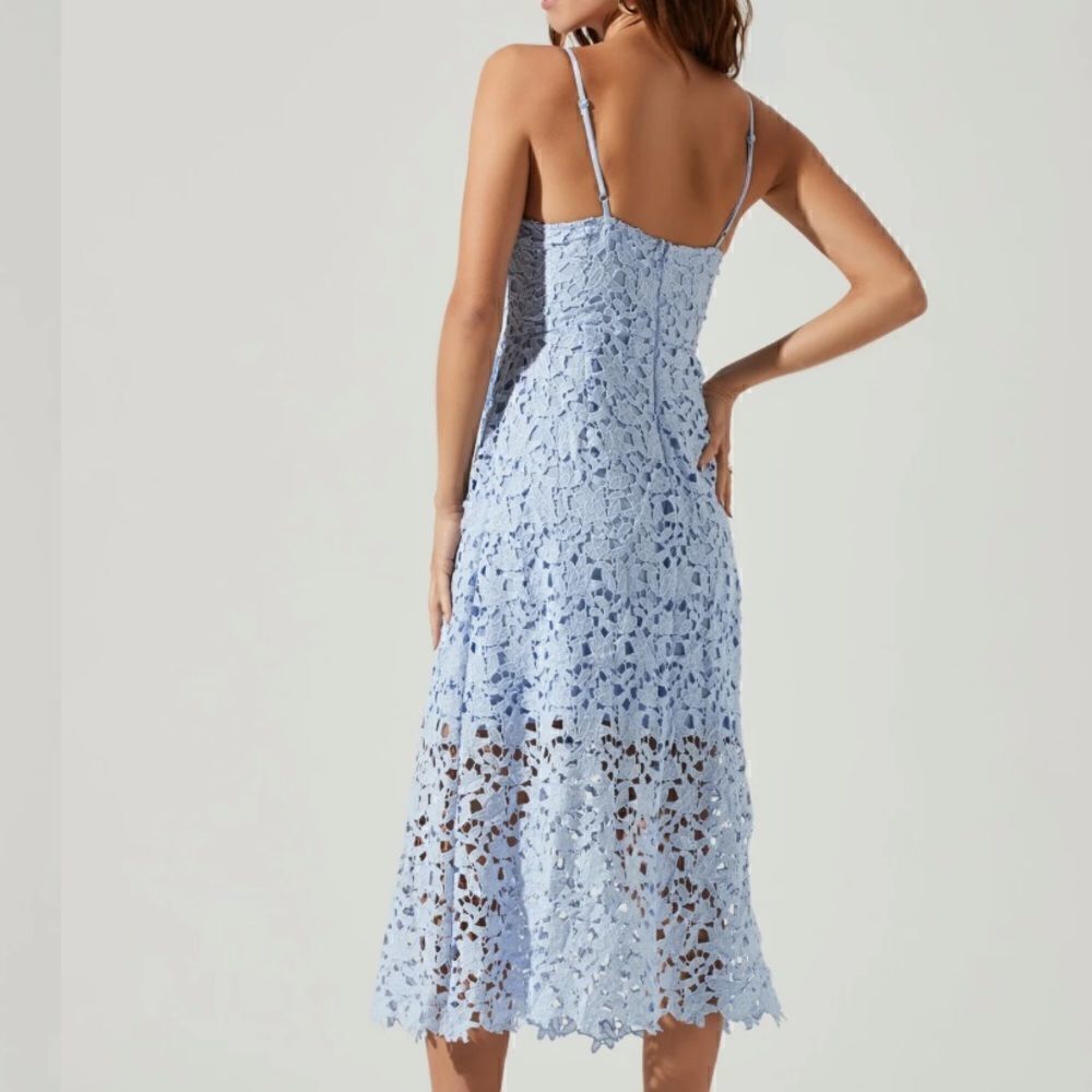 new ASTR LACE A LINE MIDI DRESS periwinkle lace sold out medium nwt - Picture 4 of 9